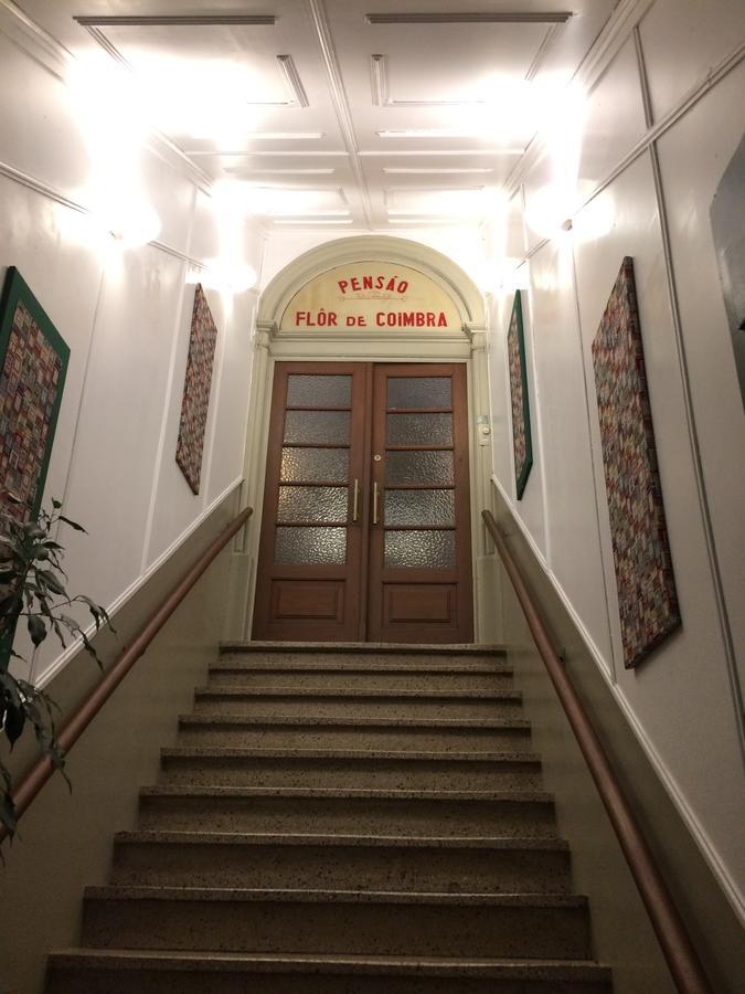 Отель Pensao Flor De Коимбра Экстерьер фото